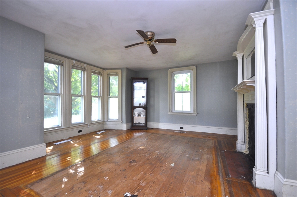336 Plymouth St Property Photo 7