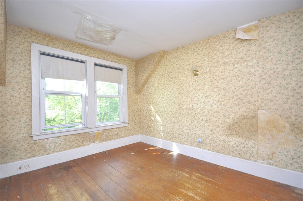 336 Plymouth St Property Photo 12