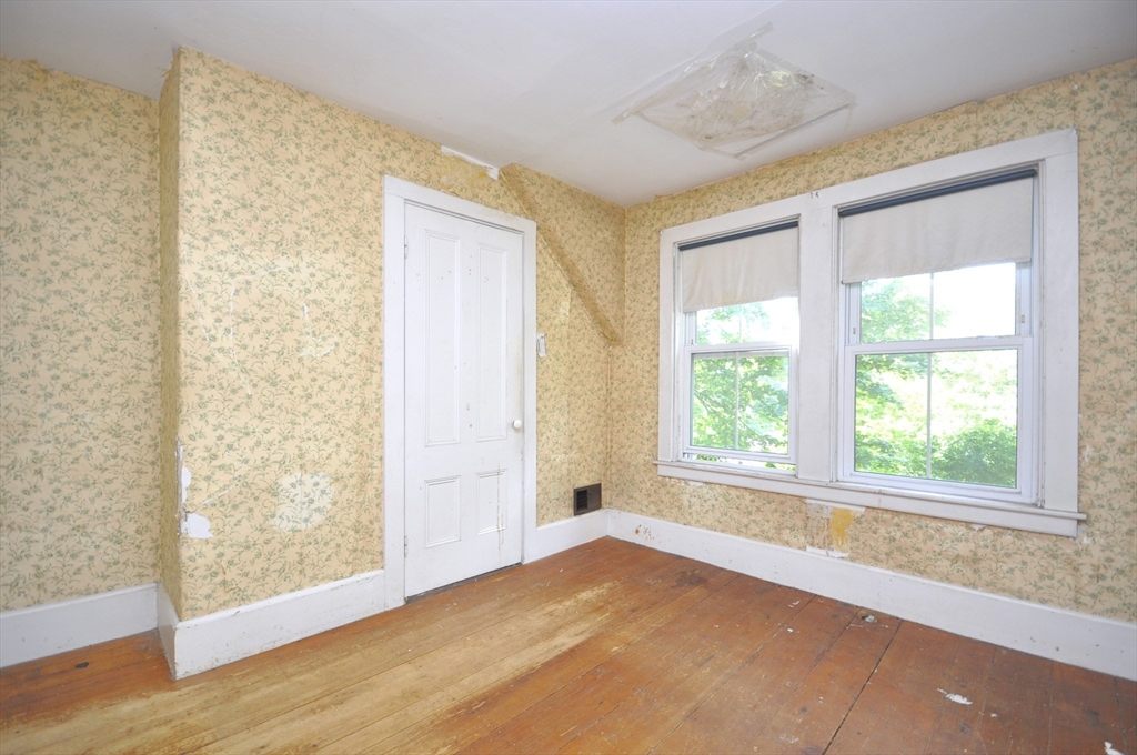 336 Plymouth St Property Photo 13