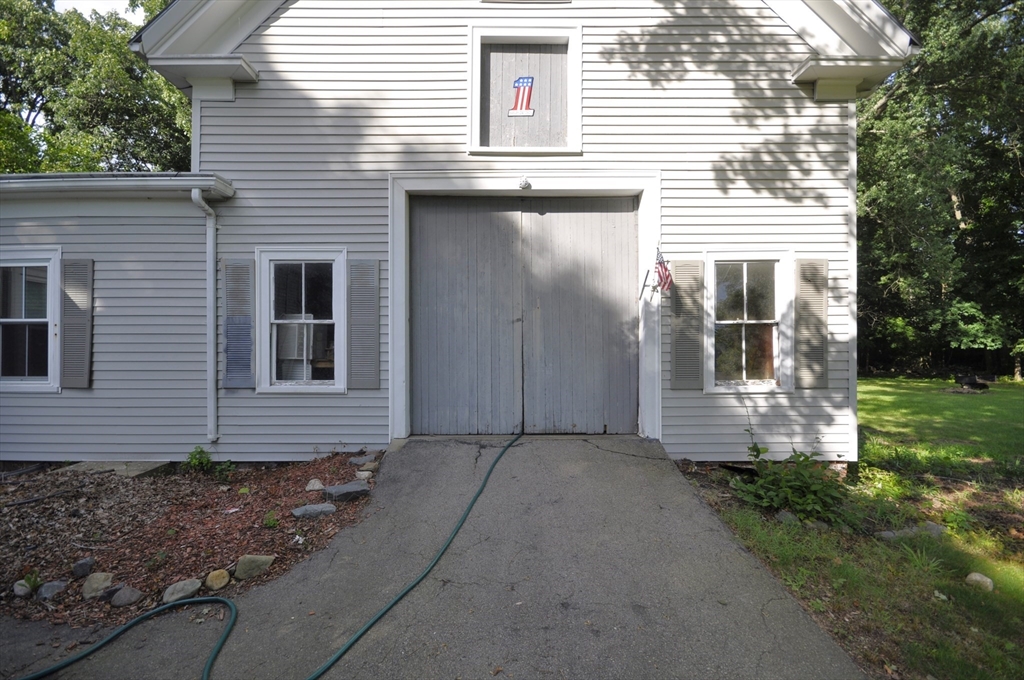 336 Plymouth St Property Photo 16