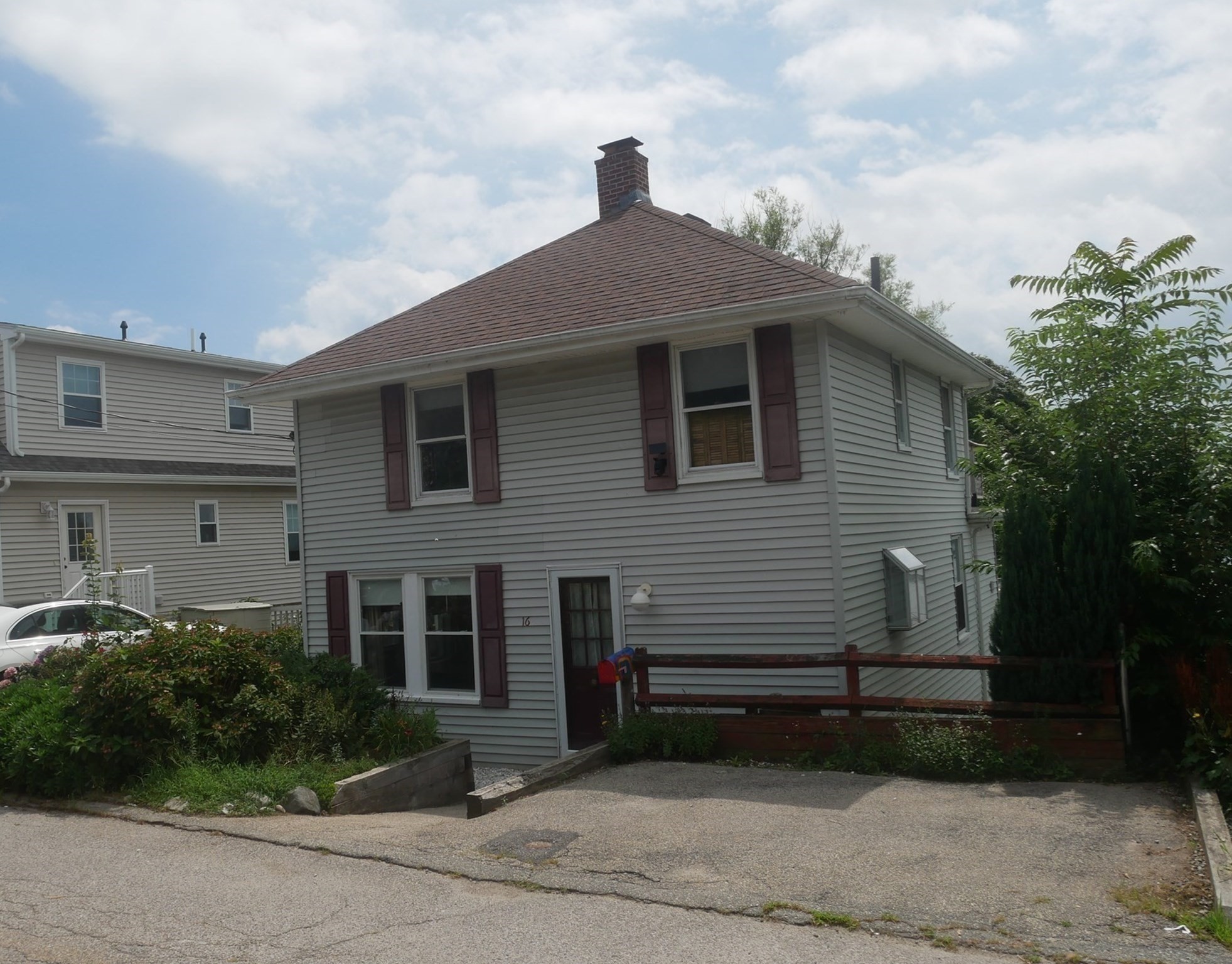 16 Hillside Rd Property Photo 3