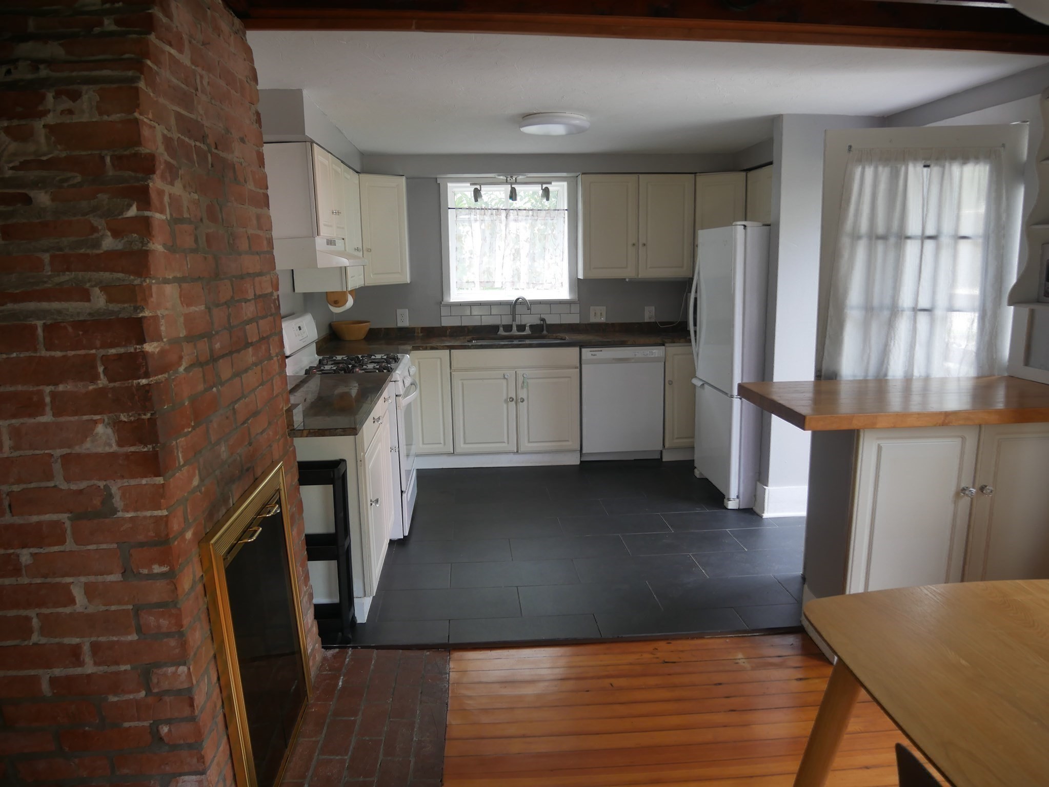 16 Hillside Rd Property Photo 7