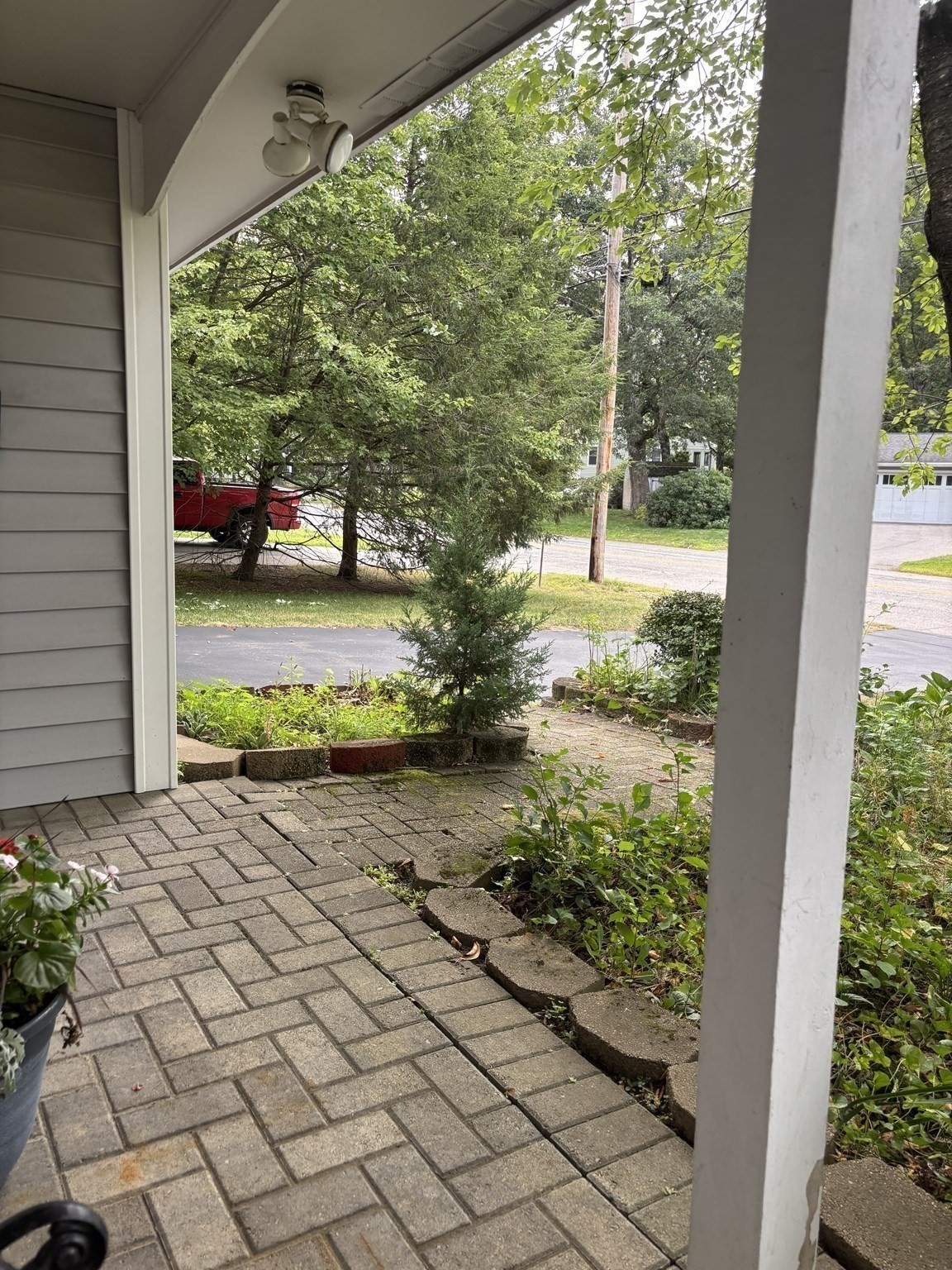 47 Eaton Rd Property Photo 3