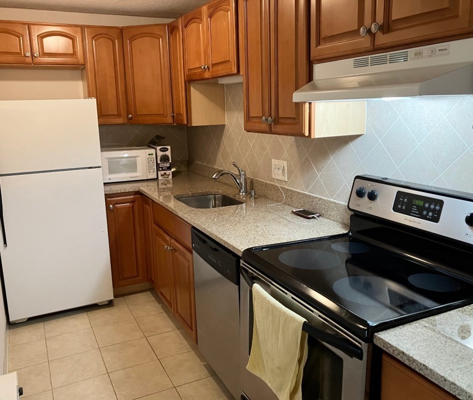 94 Beacon # 53 Property Photo 5