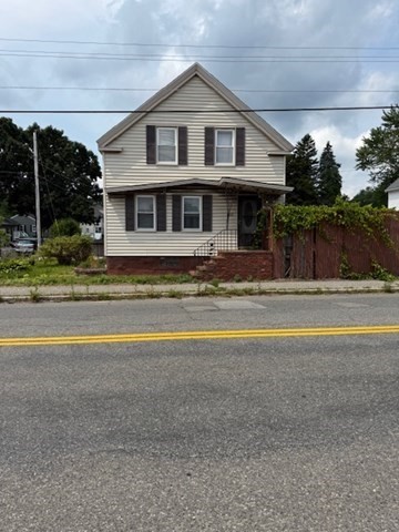 438 Riverside St Property Photo 1