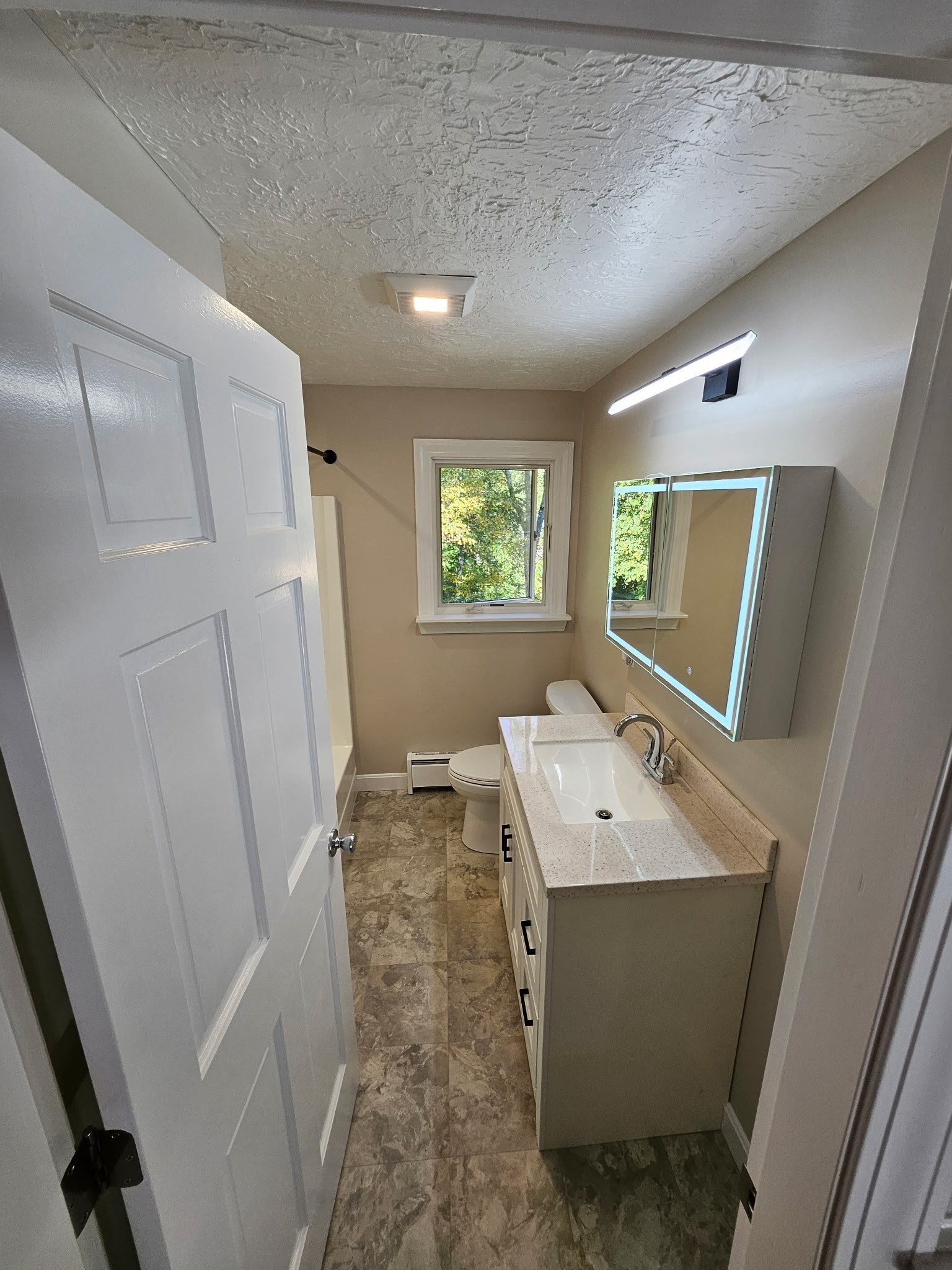 15 Old County Rd # B Property Photo 3