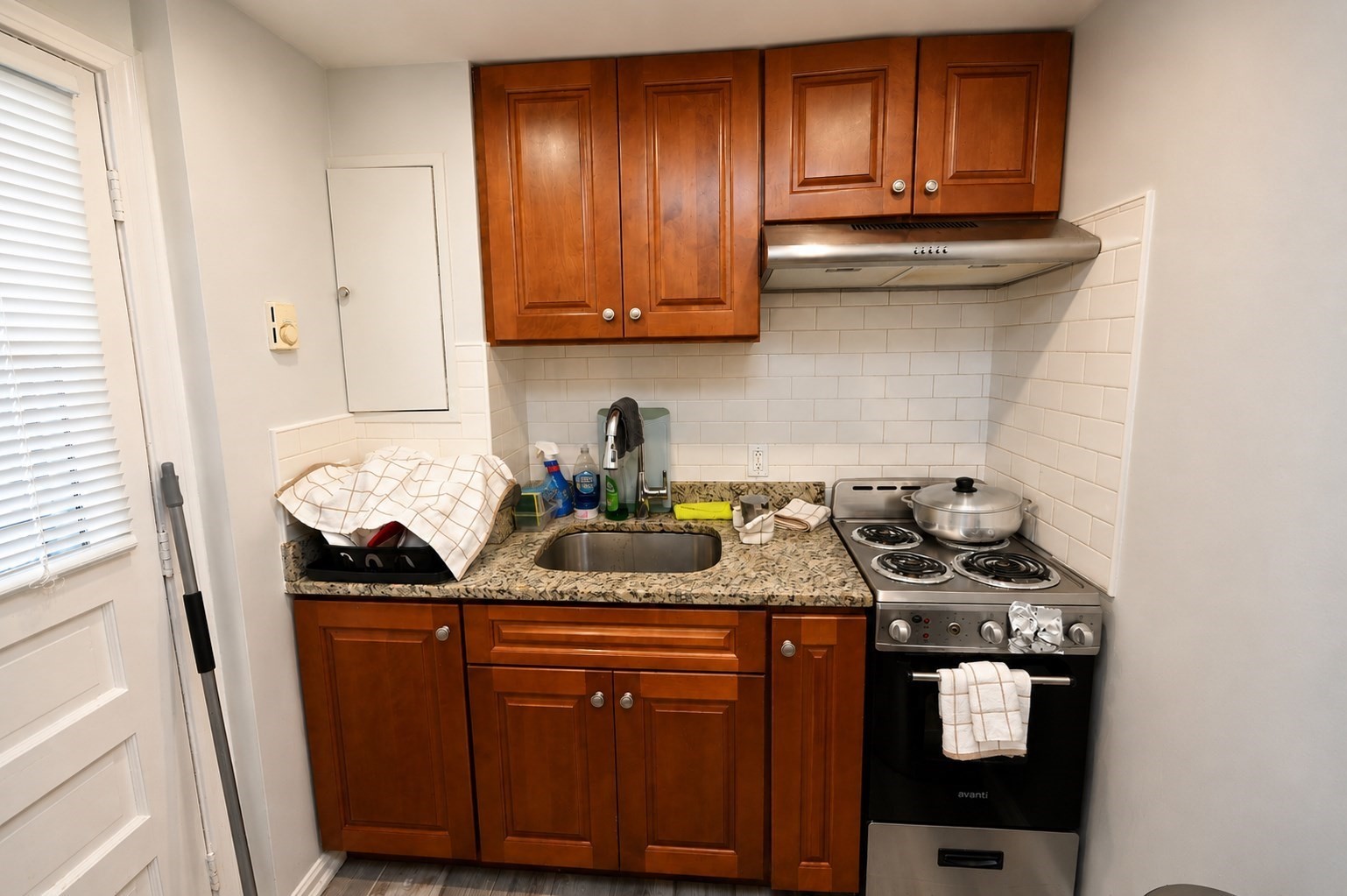 994 Washington St # 2 Property Photo 3