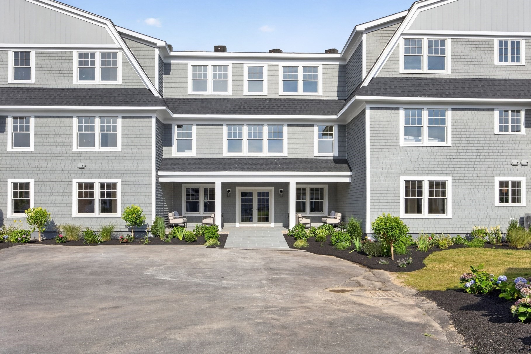 533 Woods Hole Rd # E104 Property Photo 2