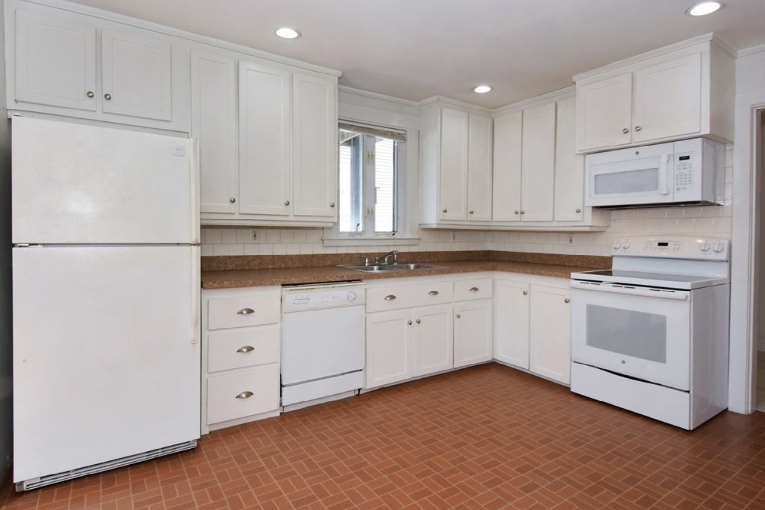 1 School St # B Property Photo 10