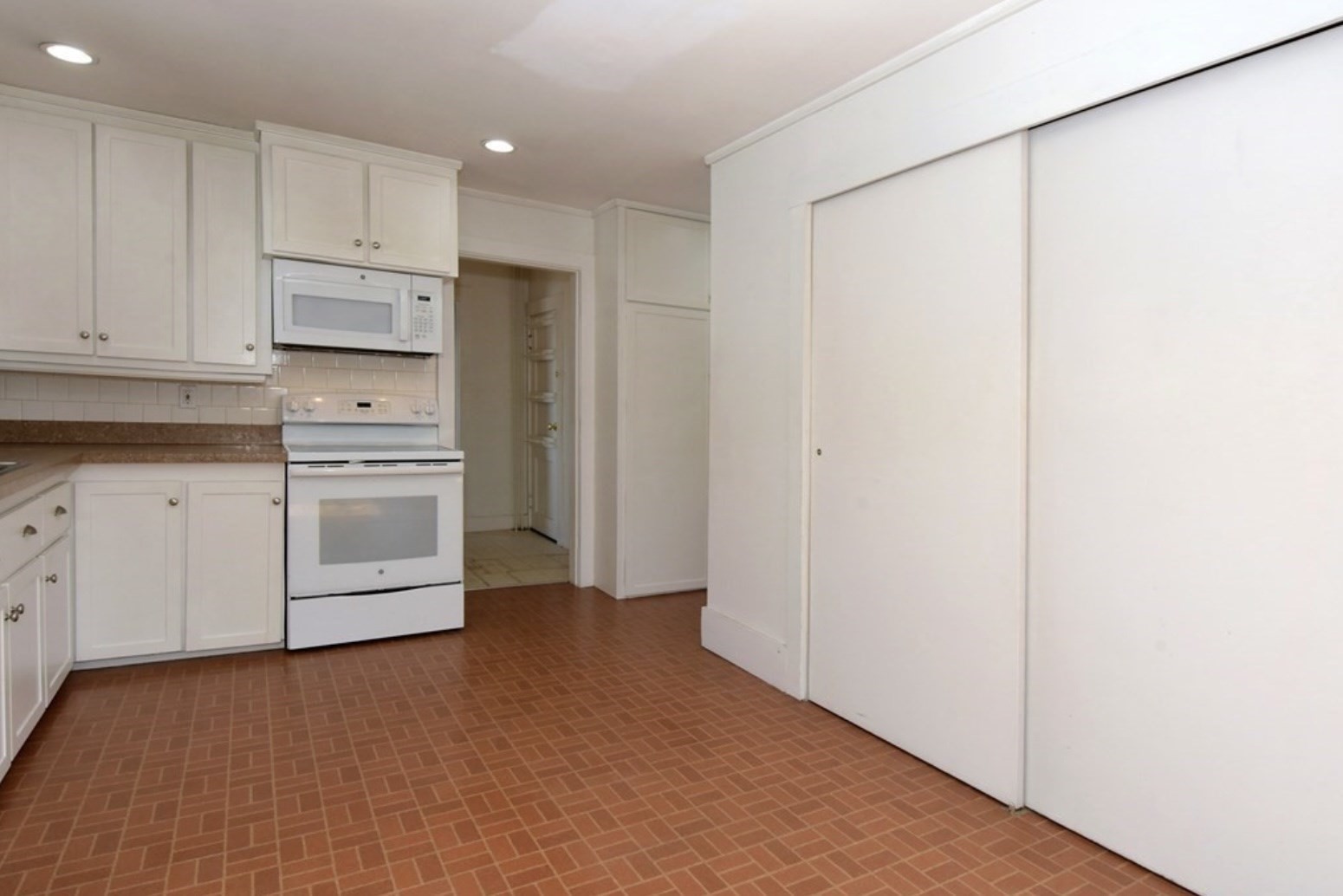 1 School St # B Property Photo 11