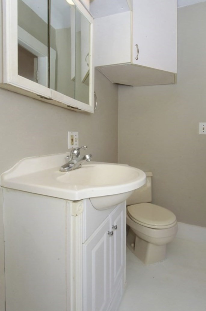 1 School St # B Property Photo 16