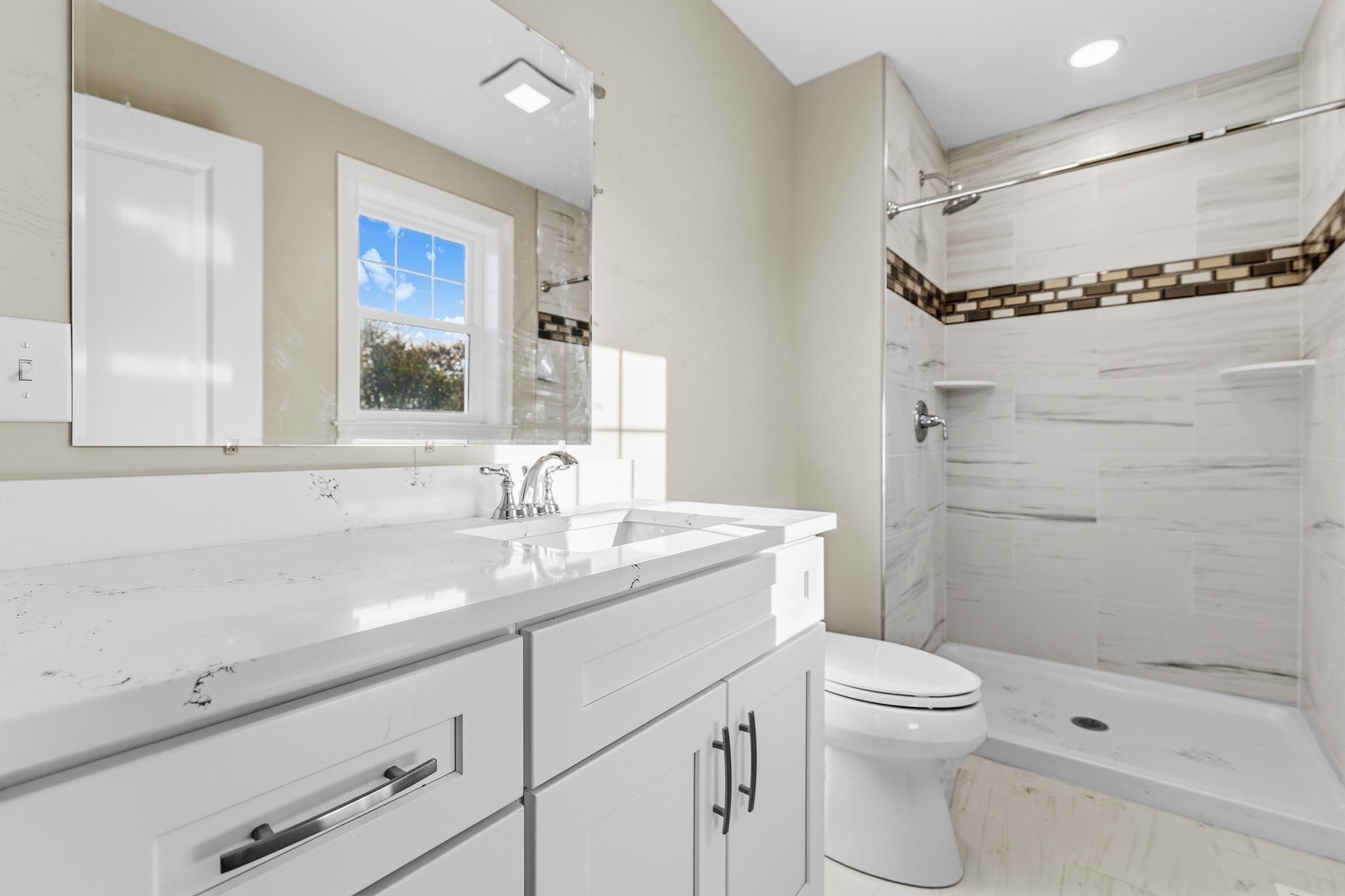 1001 Bay Street Property Photo 14