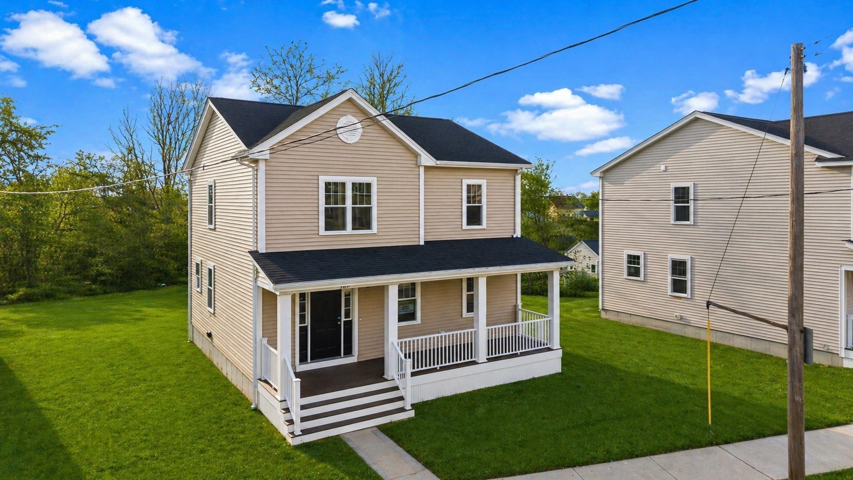 989 Bay Street Property Photo 1