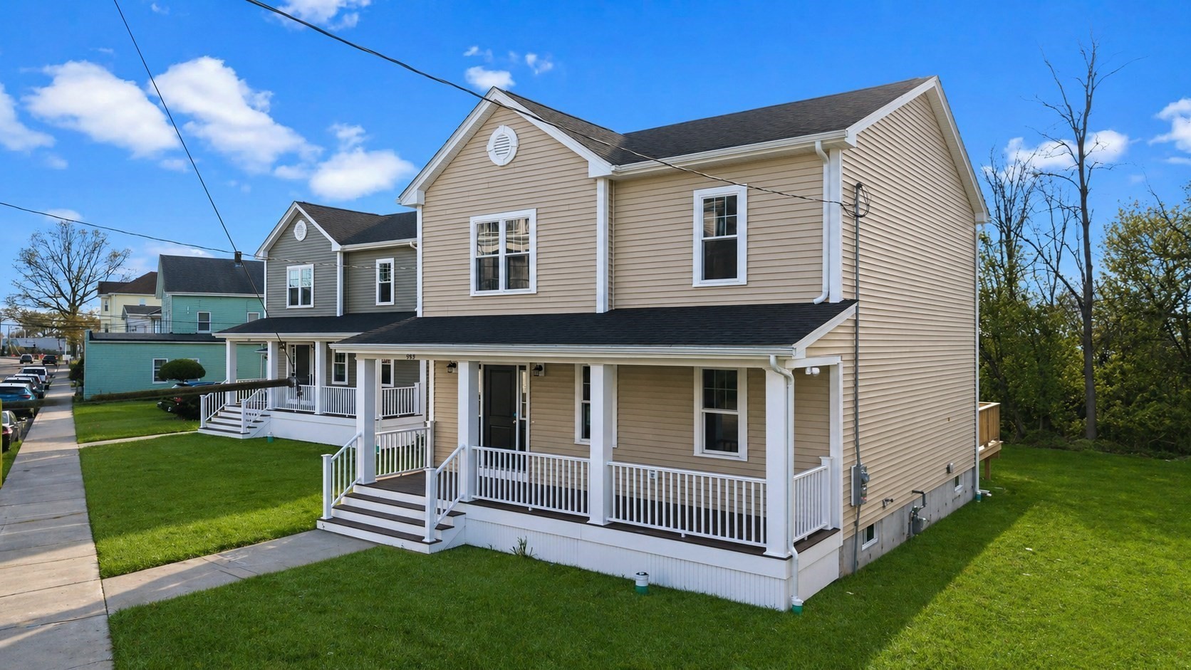 989 Bay Street Property Photo 2