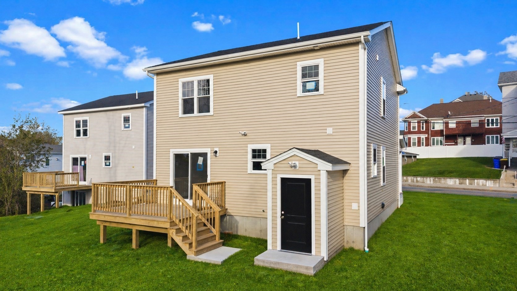 989 Bay Street Property Photo 4