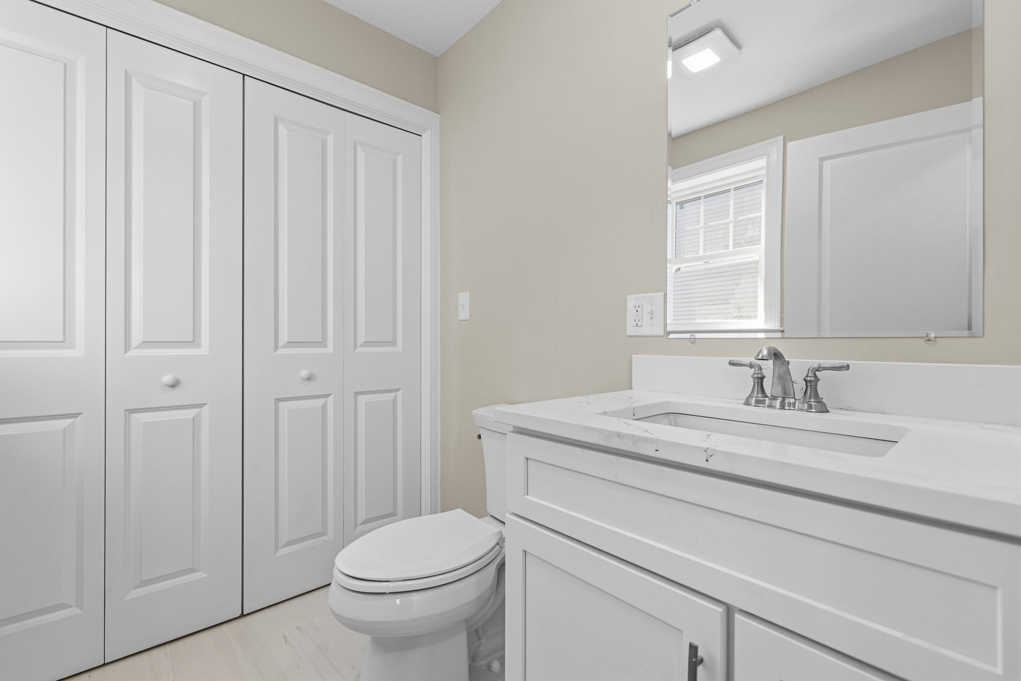 989 Bay Street Property Photo 18