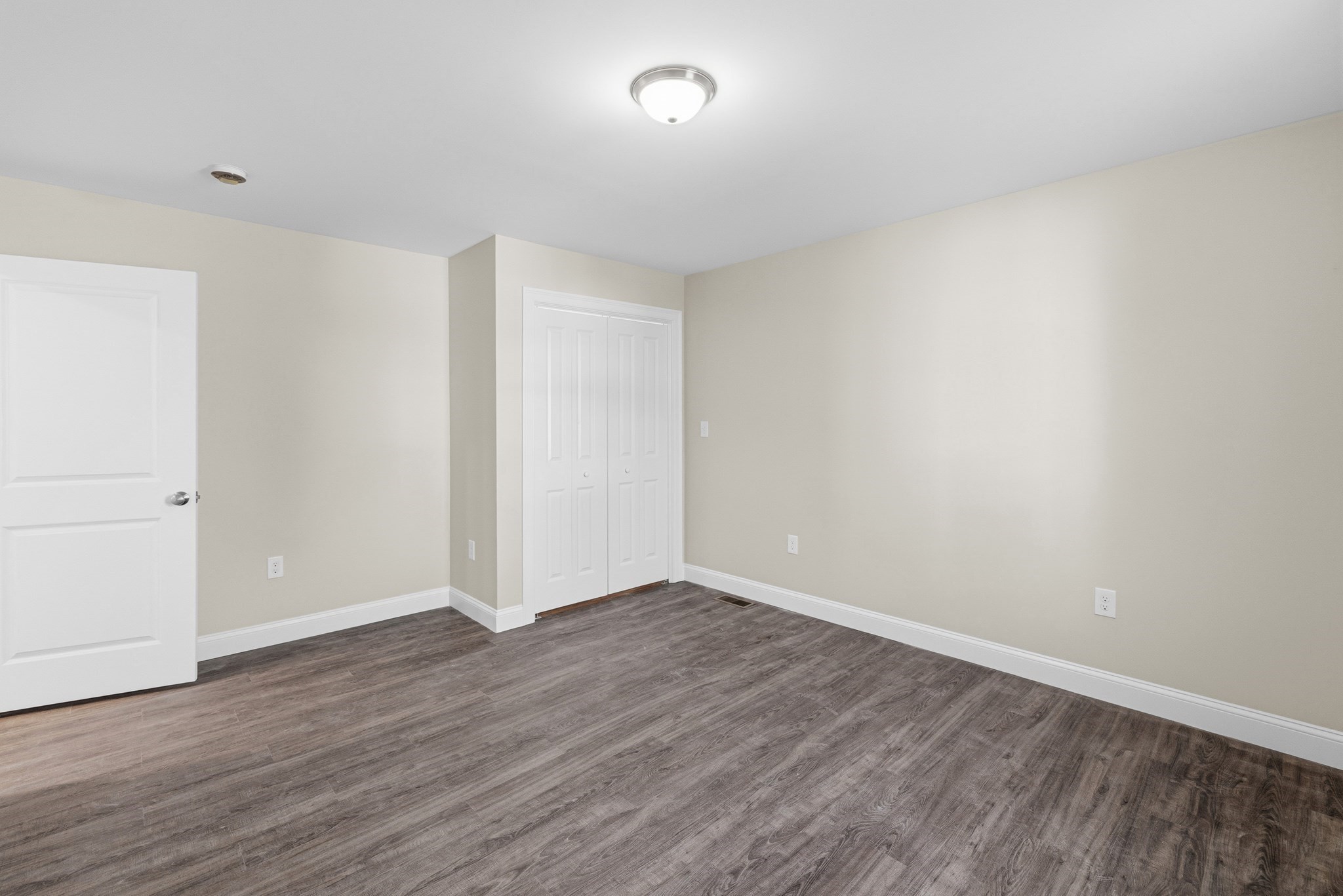 989 Bay Street Property Photo 28