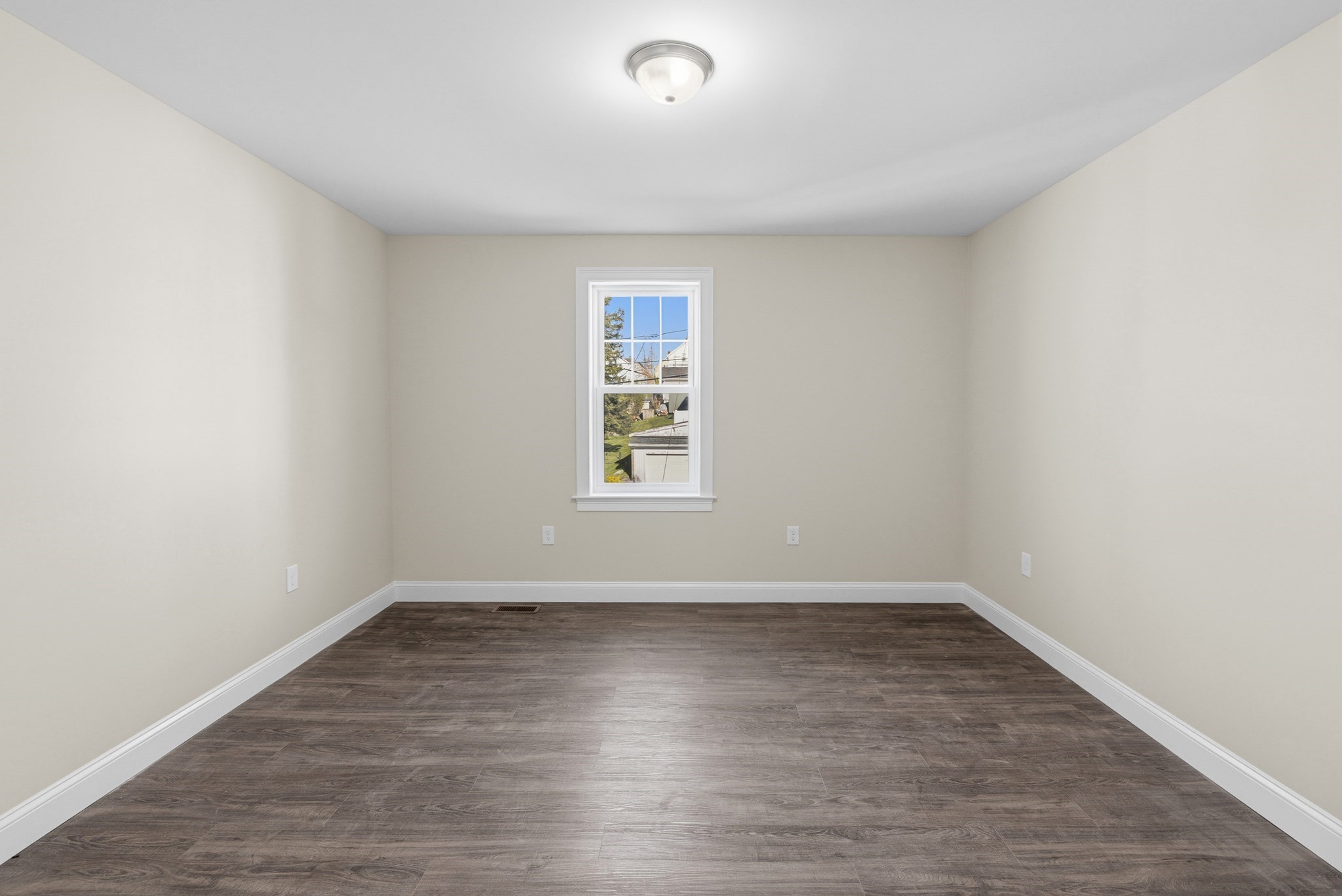 989 Bay Street Property Photo 29