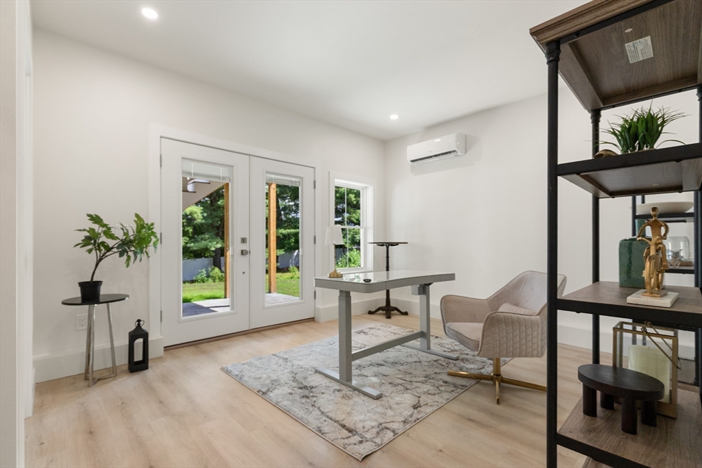 65 Dunstable Rd # A Property Photo 5