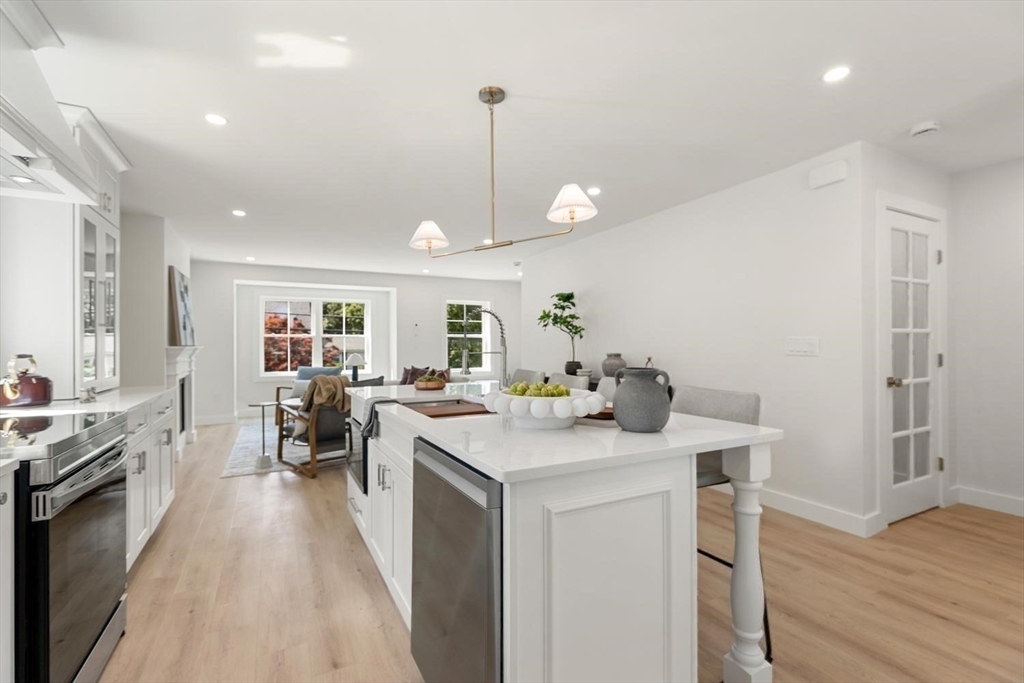 65 Dunstable Rd # A Property Photo 7