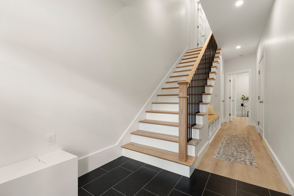 65 Dunstable Rd # A Property Photo 8