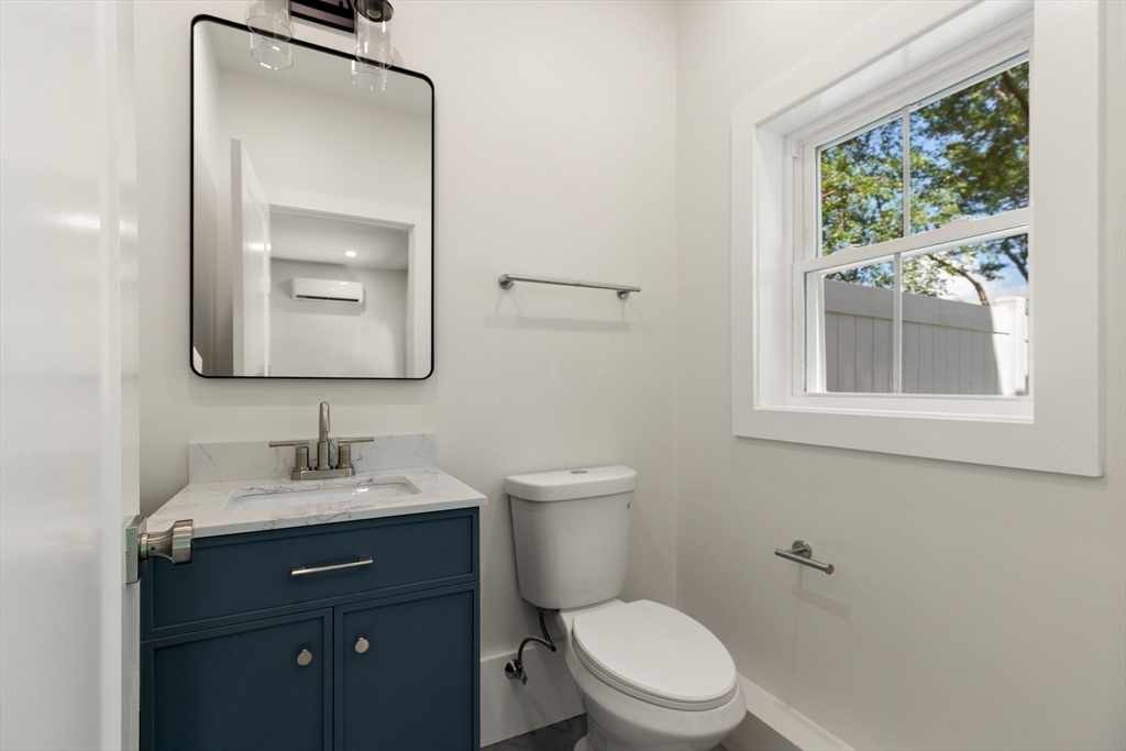 65 Dunstable Rd # A Property Photo 9