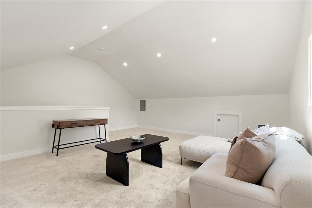 65 Dunstable Rd # A Property Photo 31