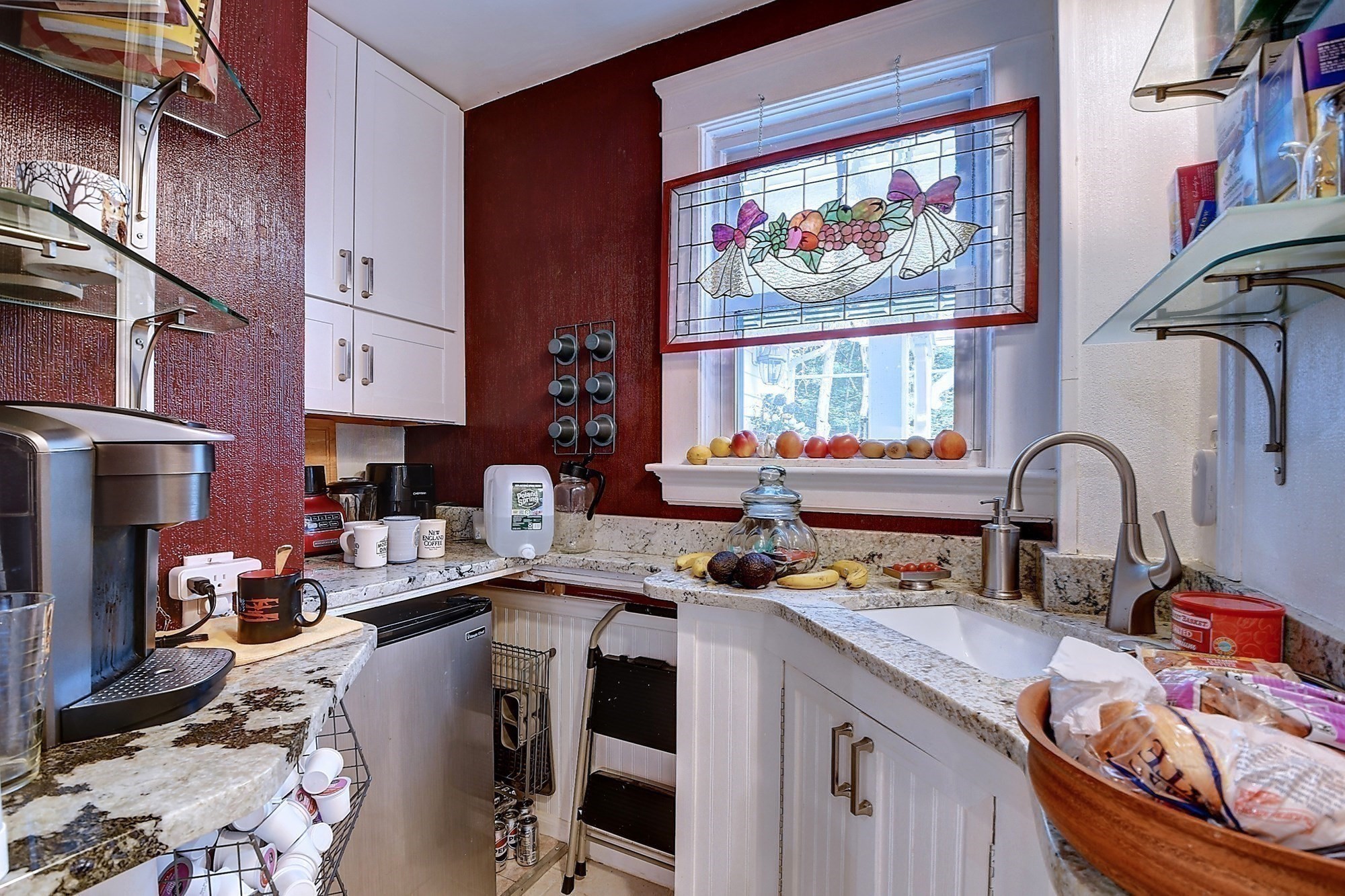 647 Main St # B Property Photo 15
