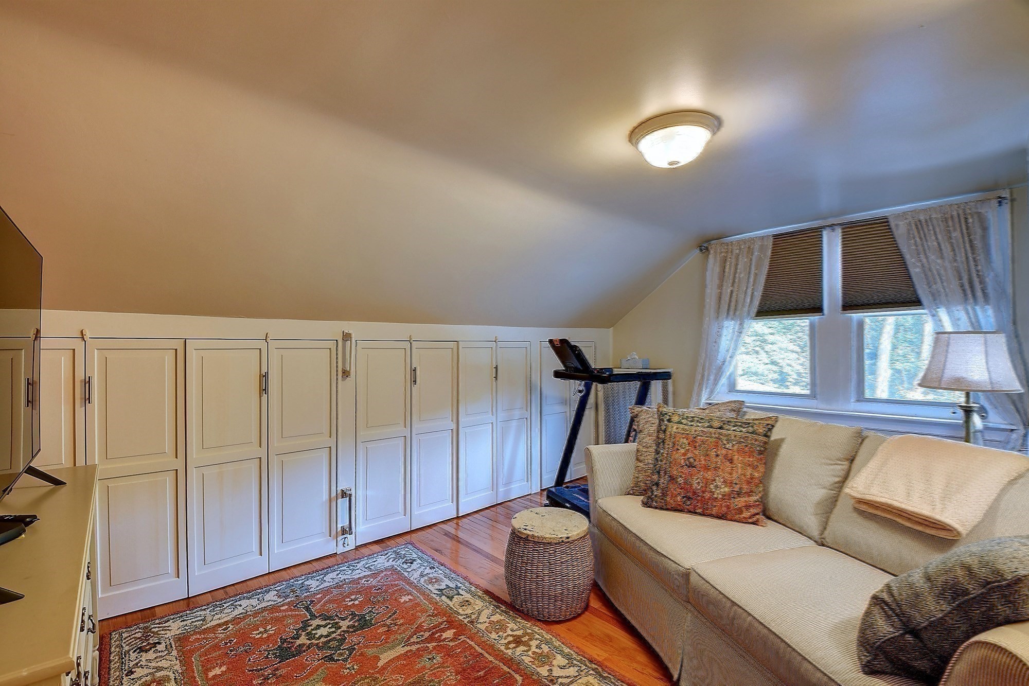 647 Main St # B Property Photo 25