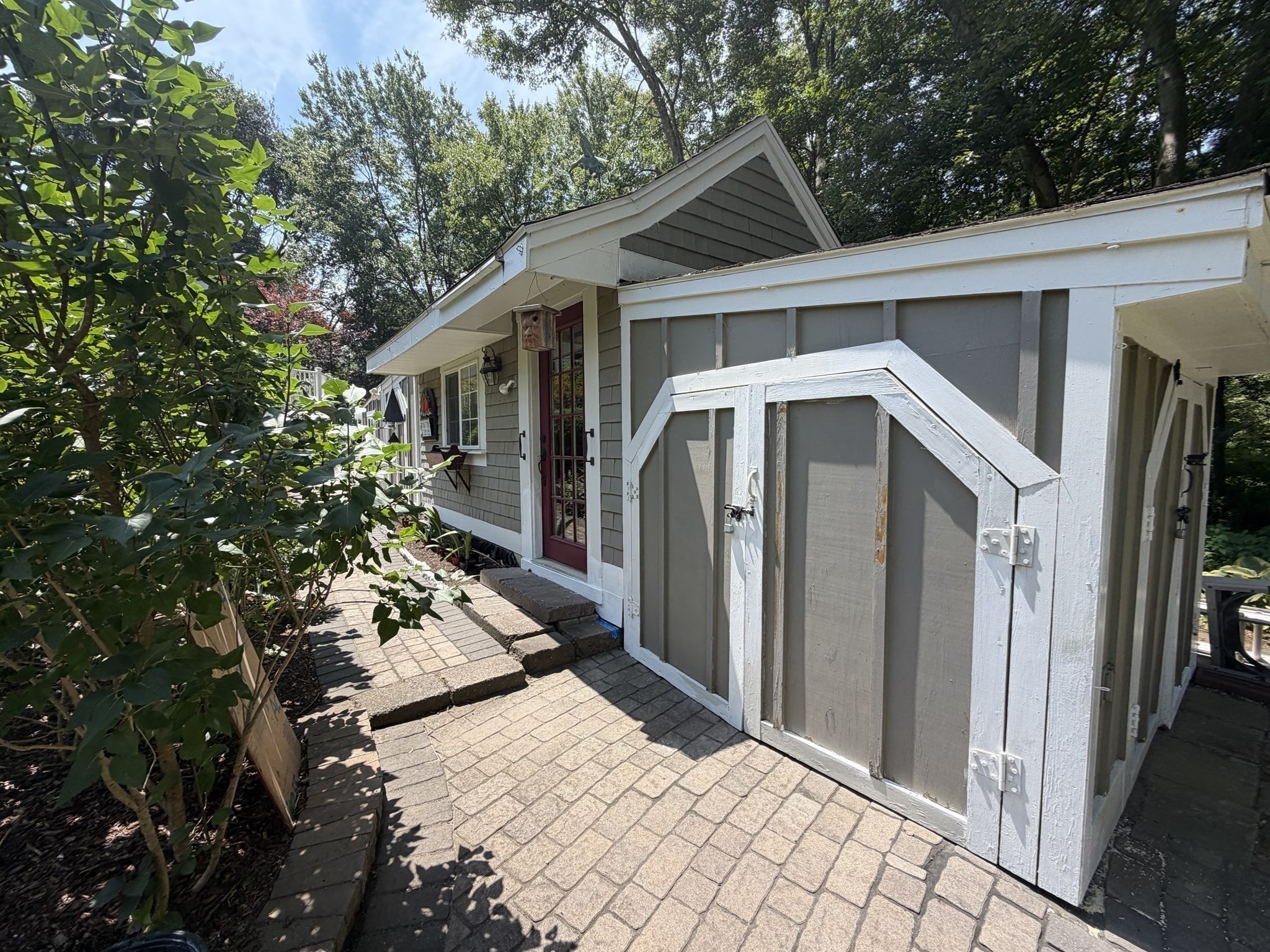 647 Main St # B Property Photo 37