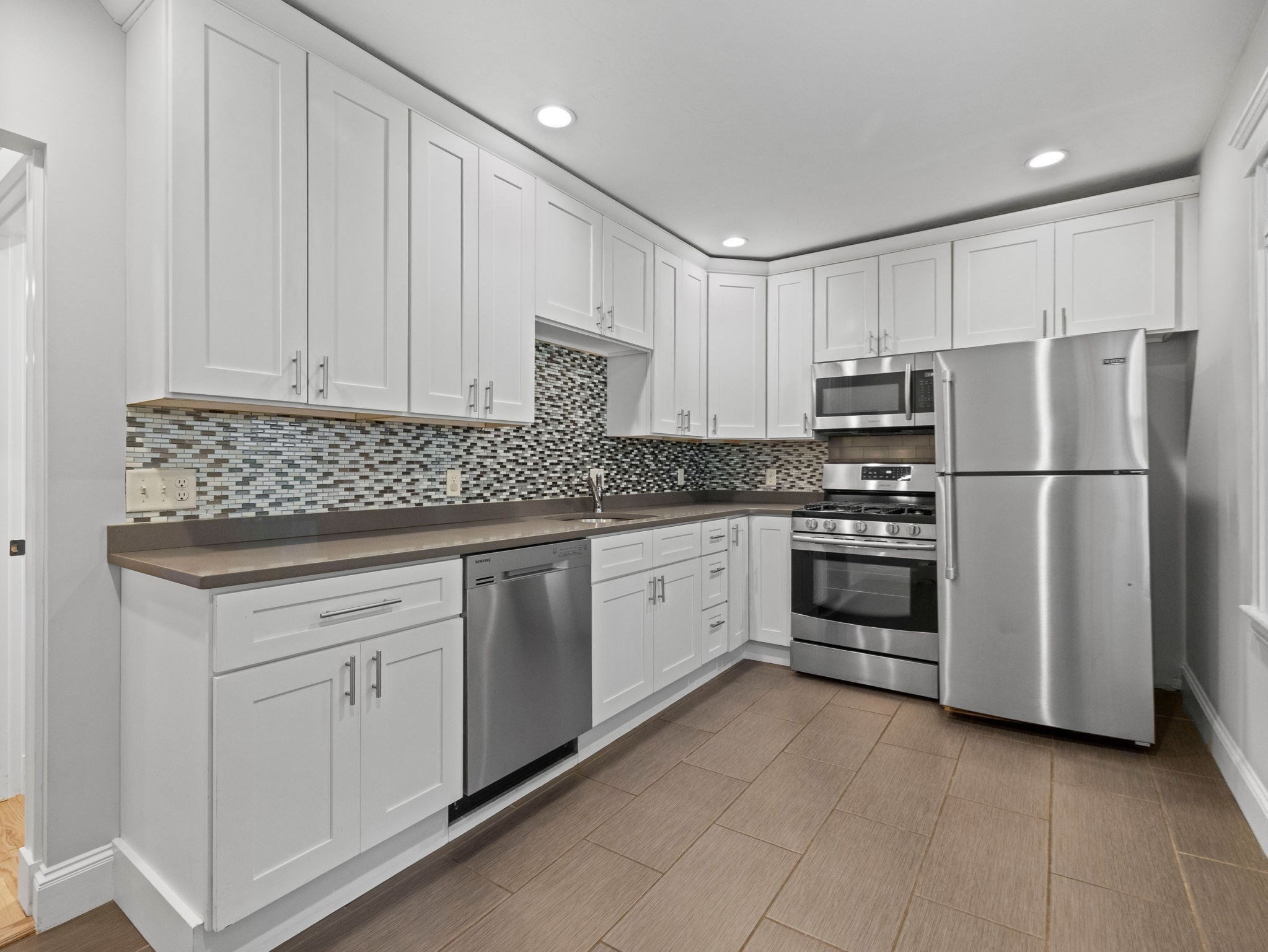 134 Newbury Ave # 3 Property Photo 15