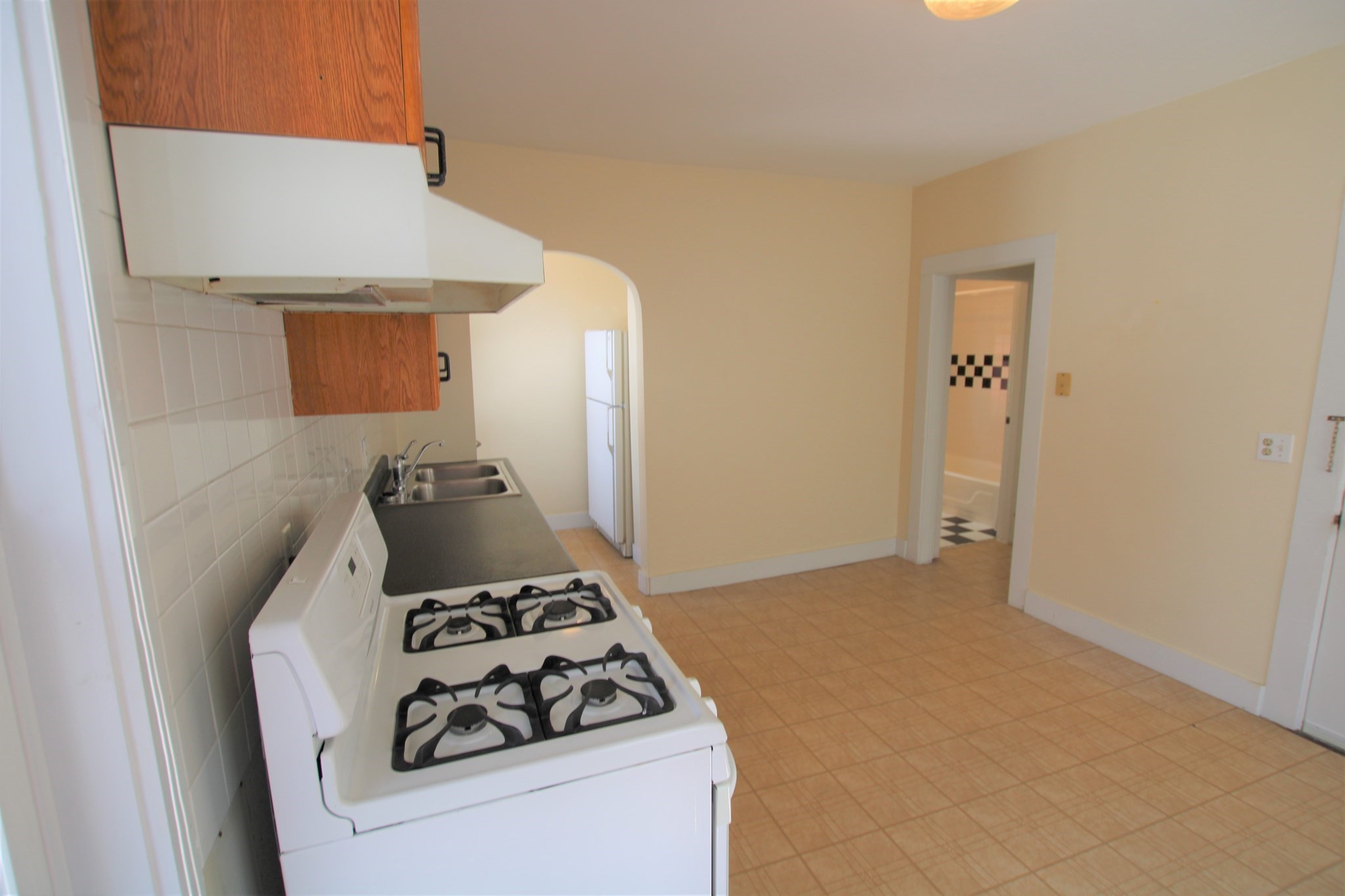 35 Danforth St # 2 Property Photo 6