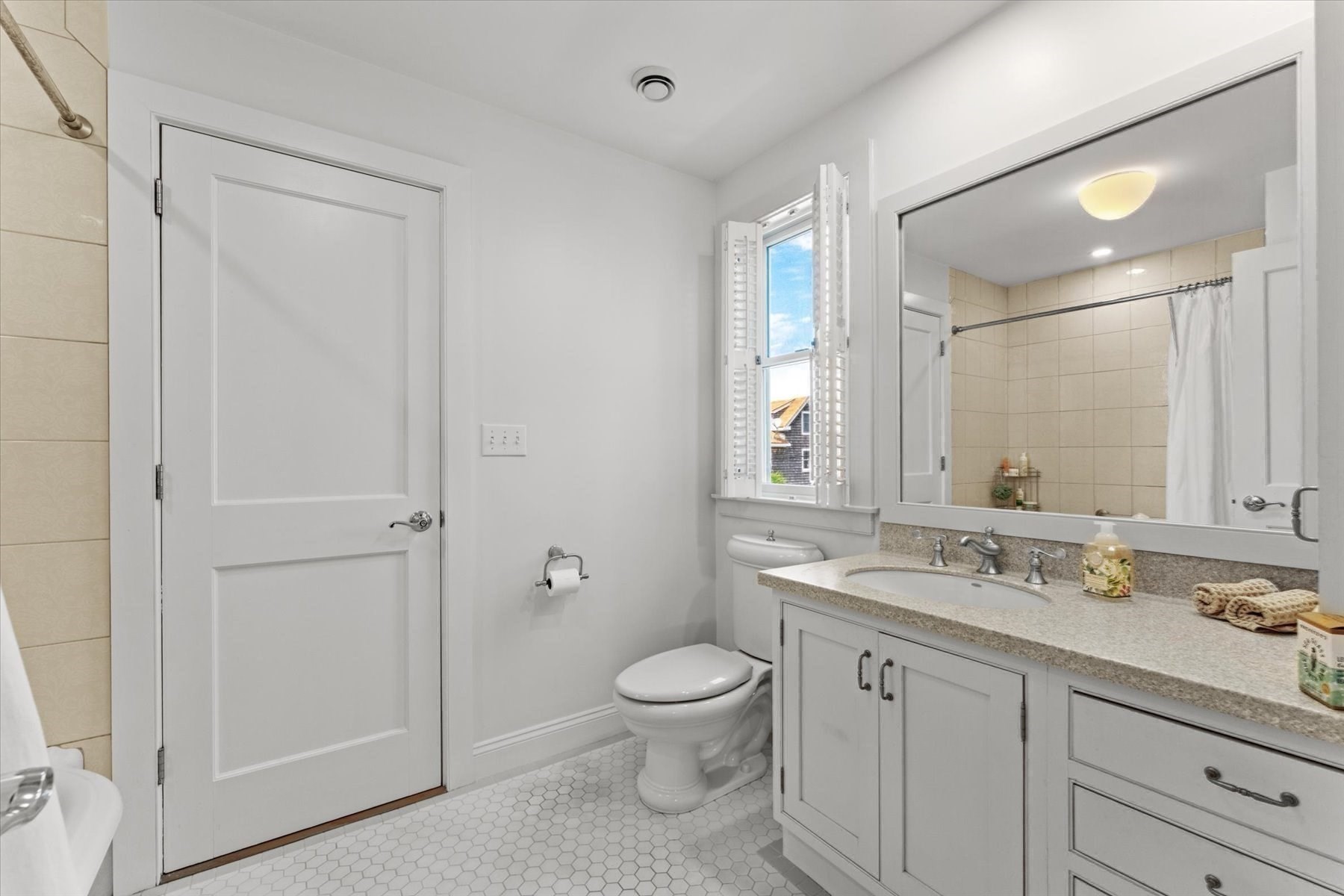 9 62nd St Property Photo 25