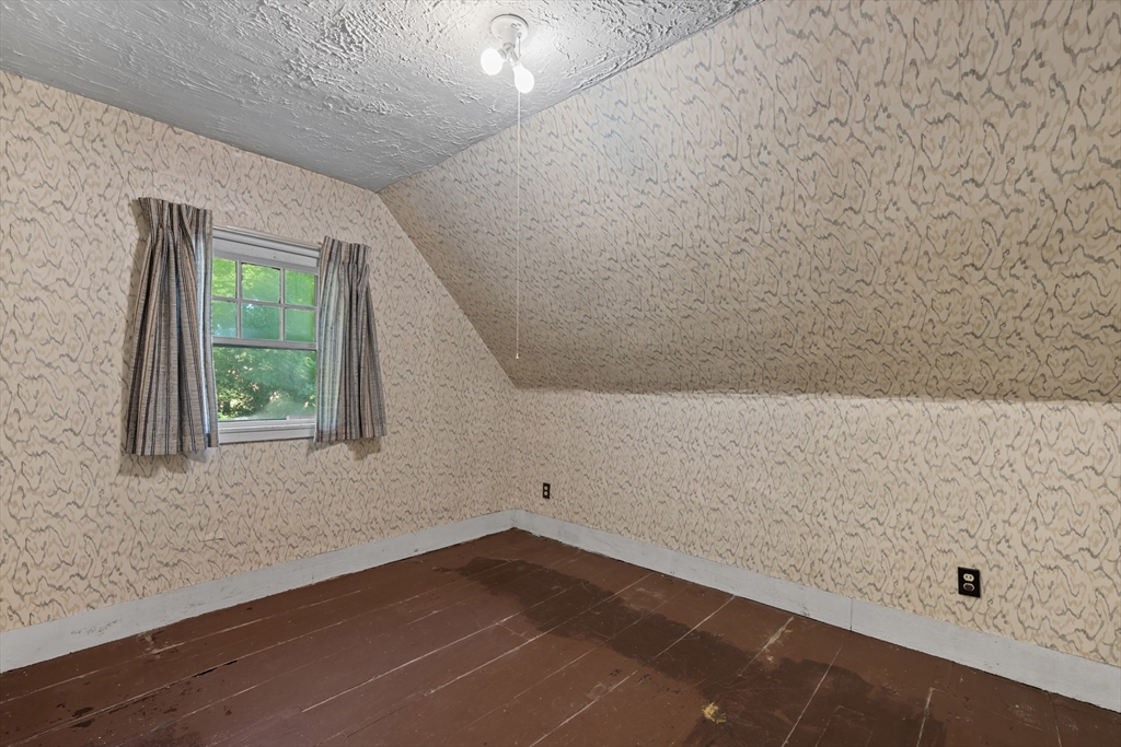 8 Park St Property Photo 24