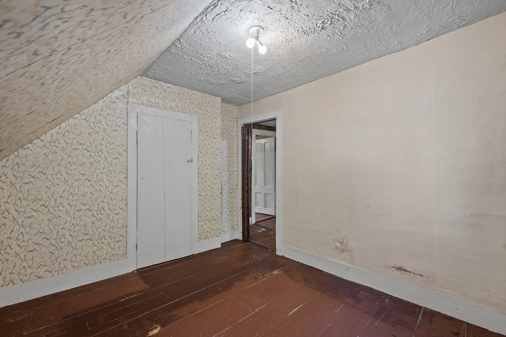 8 Park St Property Photo 25