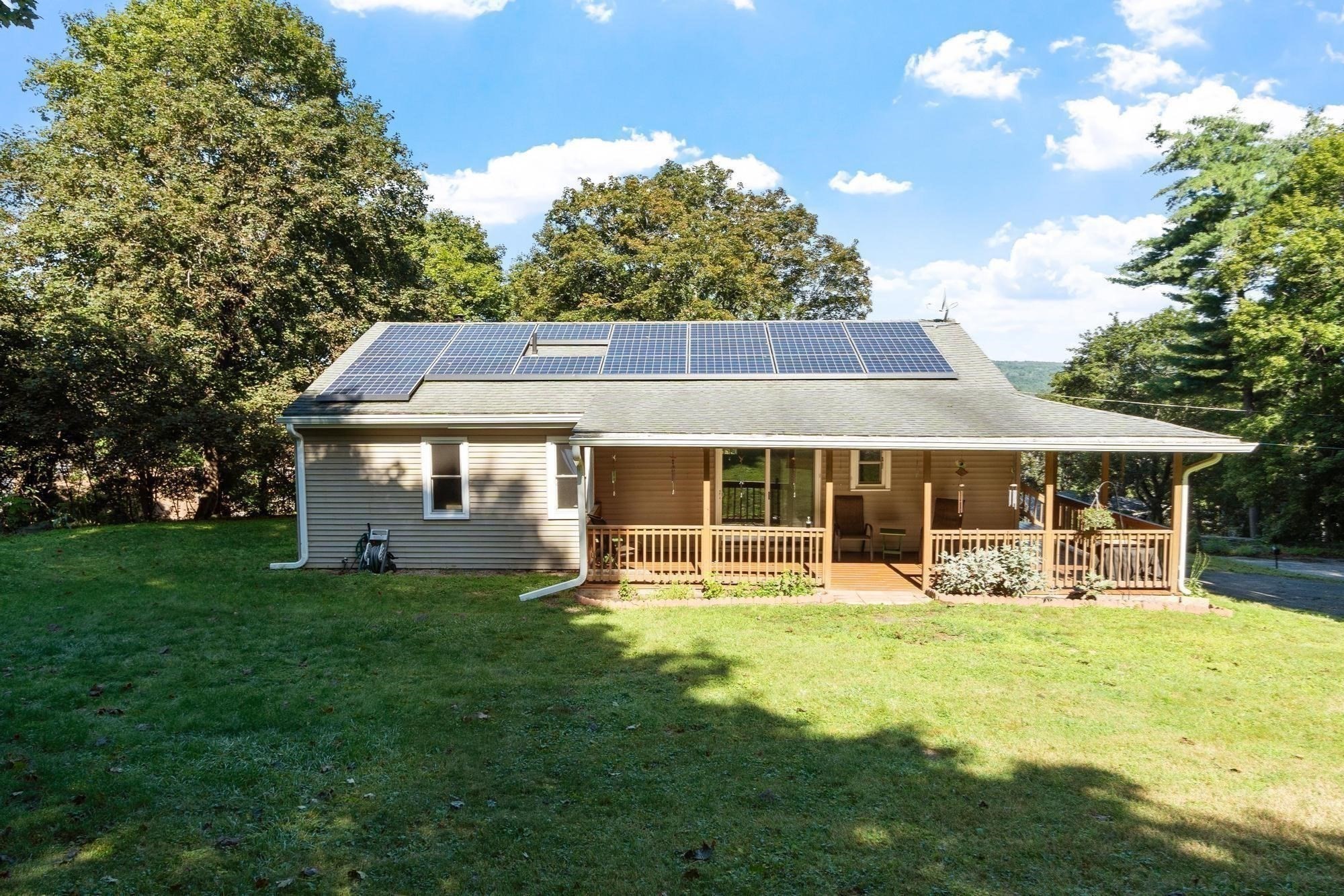 56 Bliss St Property Photo 1