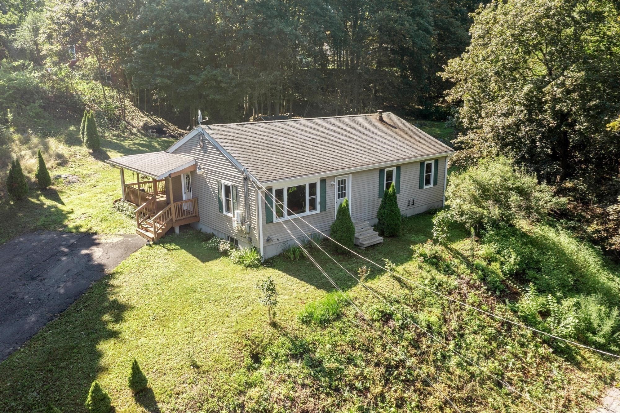 56 Bliss St Property Photo 1