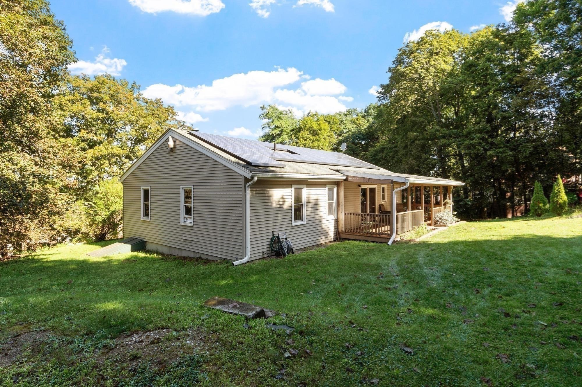 56 Bliss St Property Photo 7