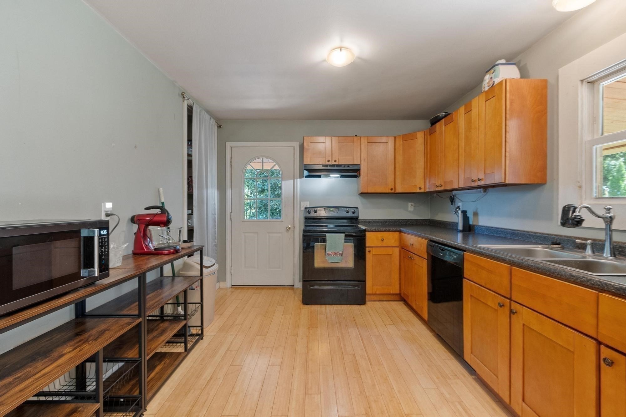 56 Bliss St Property Photo 10