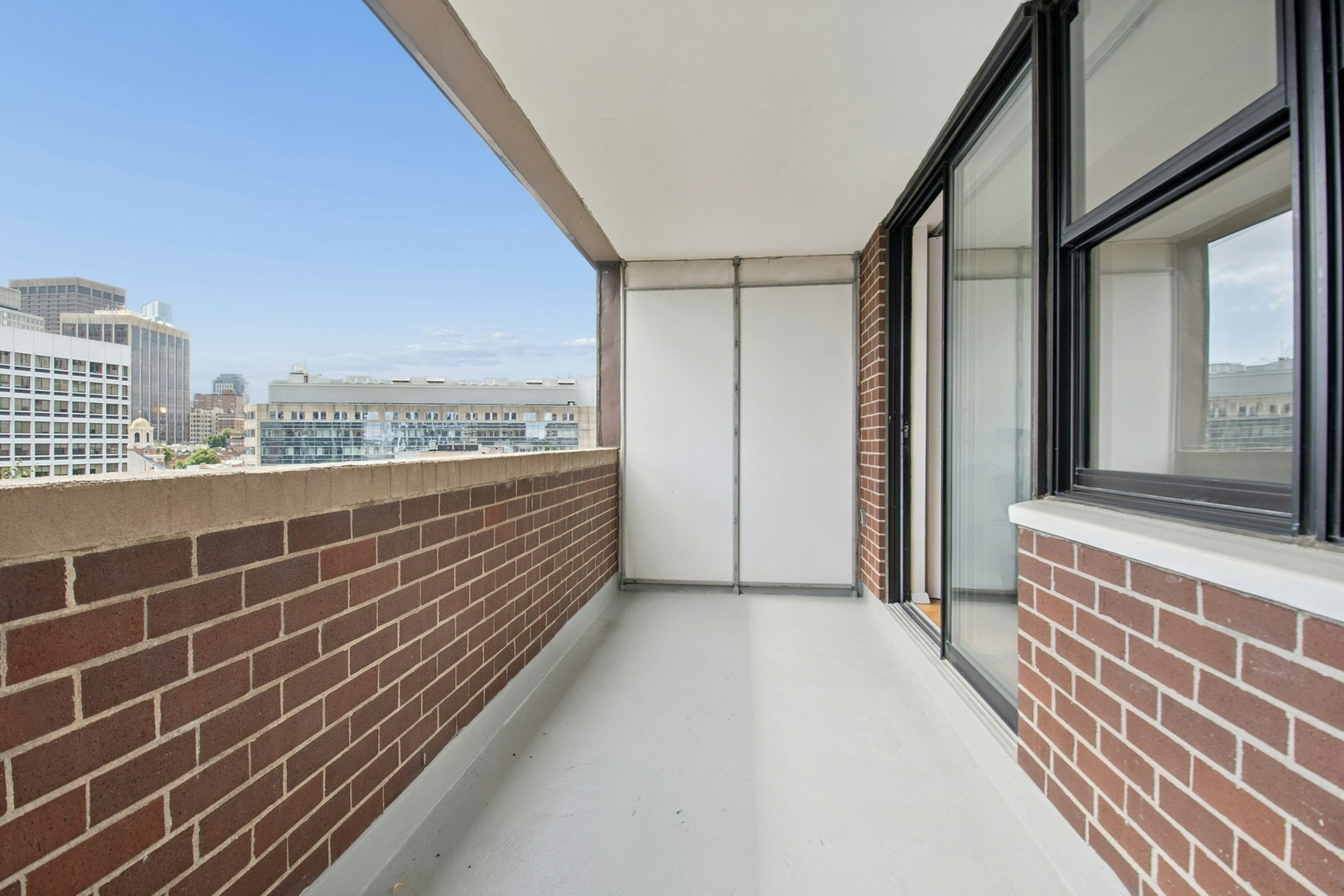 2 Hawthorne Pl # 10k Property Photo 4