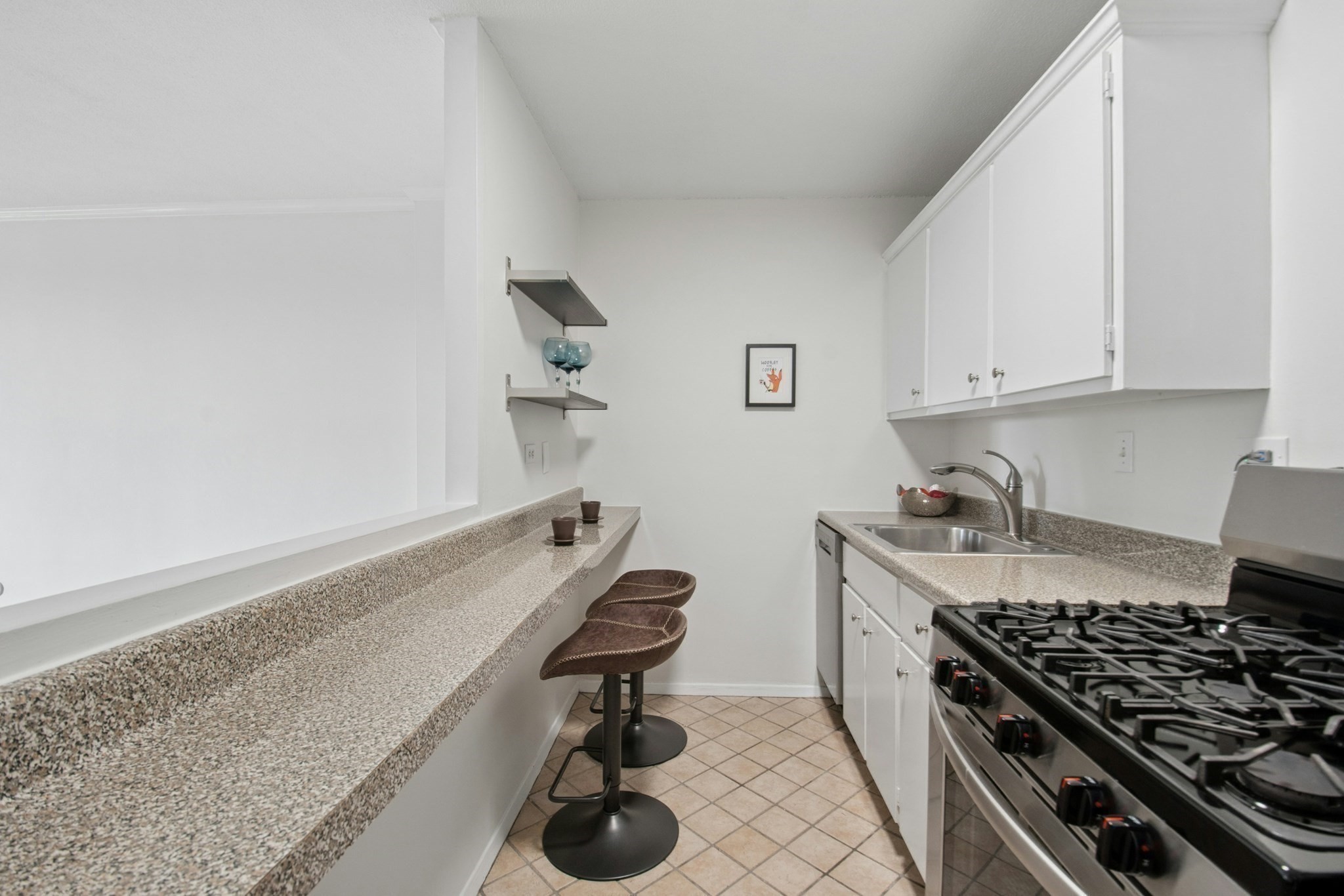 2 Hawthorne Pl # 10k Property Photo 10