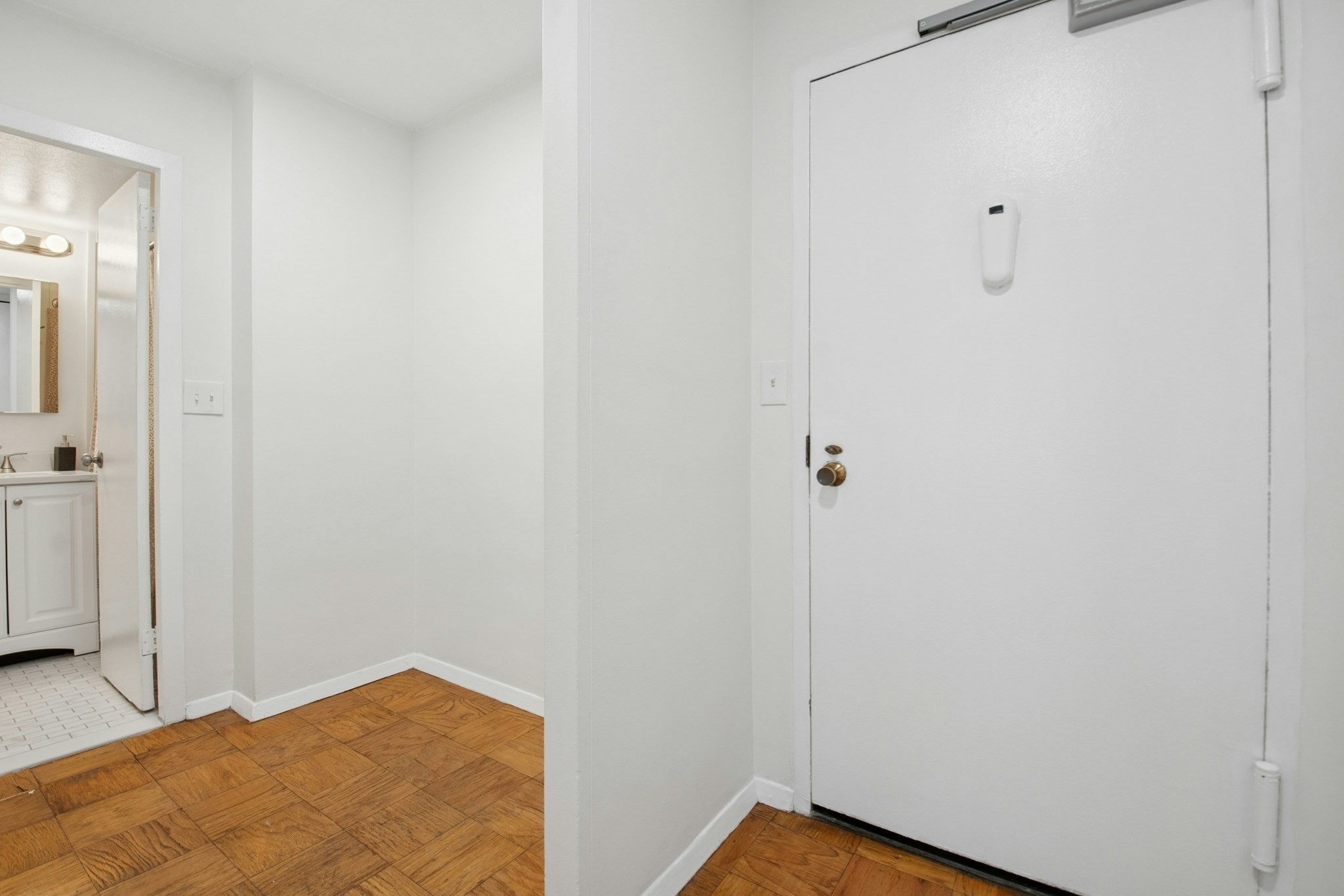 2 Hawthorne Pl # 10k Property Photo 14