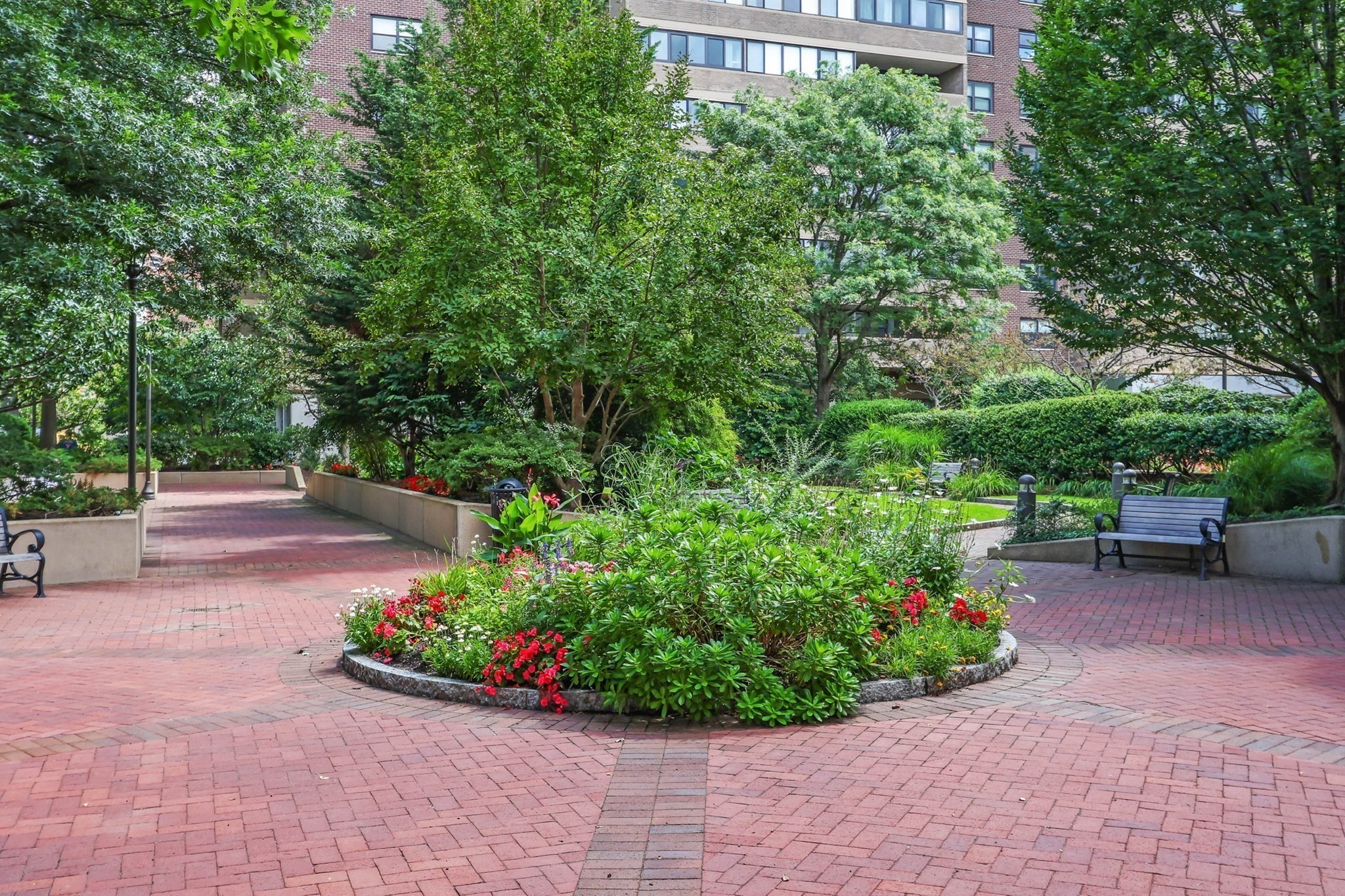 2 Hawthorne Pl # 10k Property Photo 25