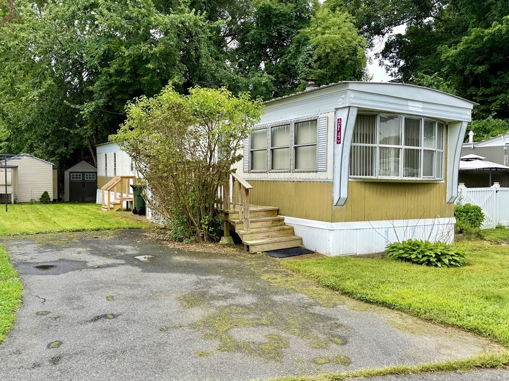229 Miller St # F4 Property Photo 1