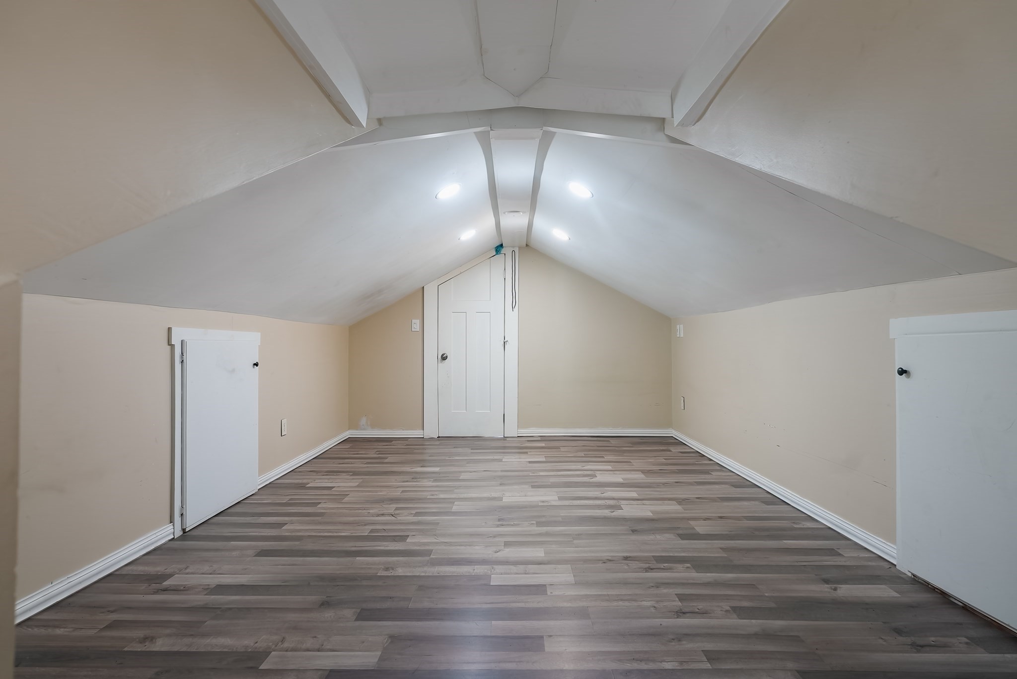 58 Oaklawn St Property Photo 19