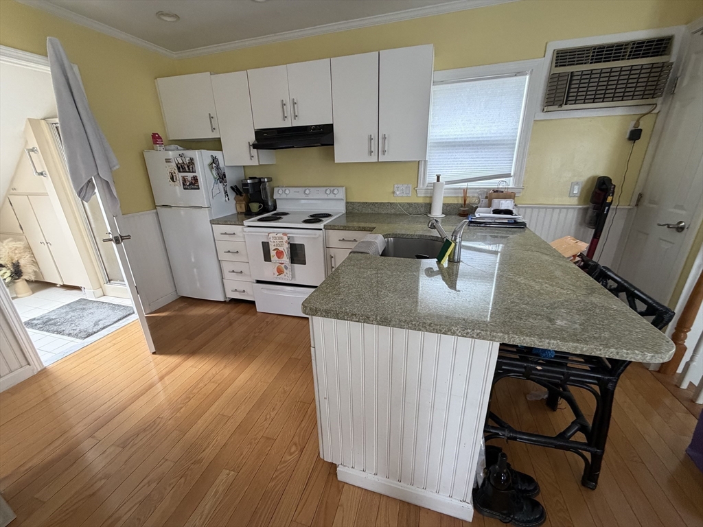 114 Parish Road Property Photo 9