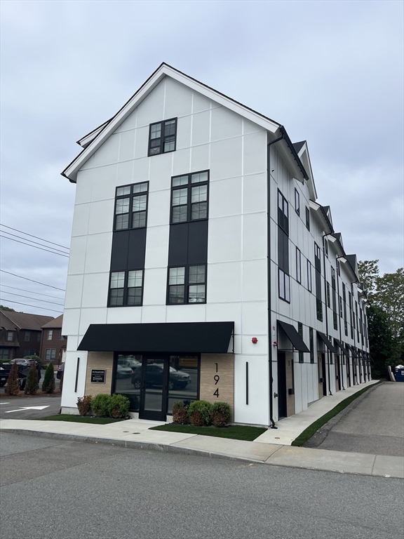 194 Rumford Avenue # 1 Property Photo 2