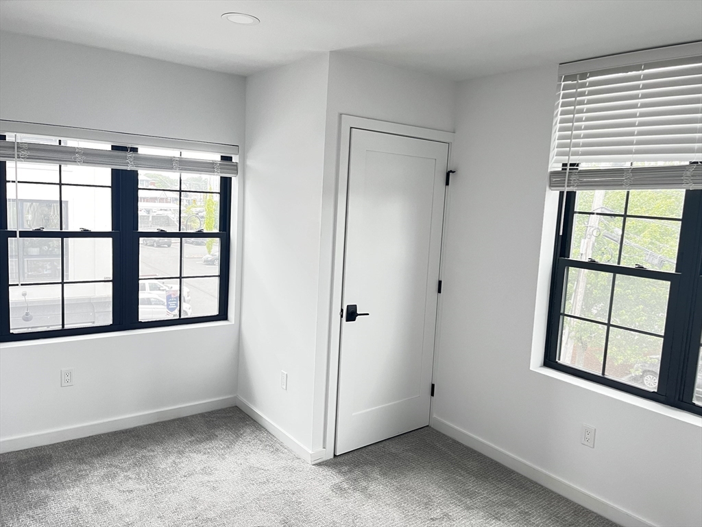 194 Rumford Avenue # 1 Property Photo 8