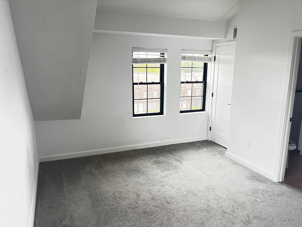 194 Rumford Avenue # 1 Property Photo 10