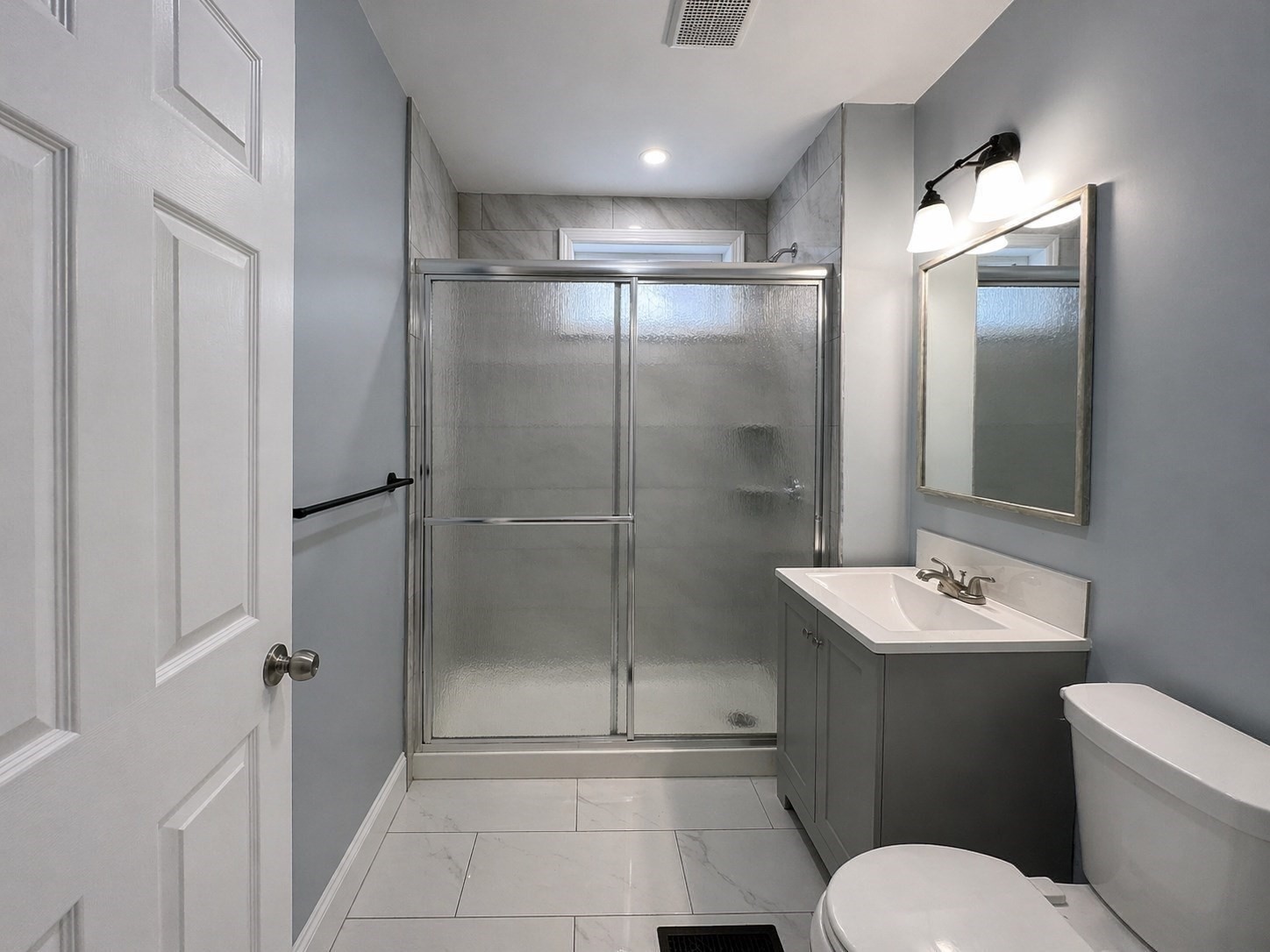 9 Nightingale St # 2 Property Photo 3
